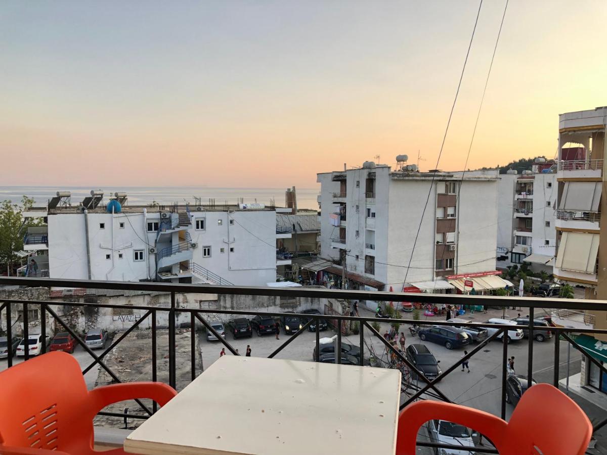 Center Hotel Pirro Химара Экстерьер фото