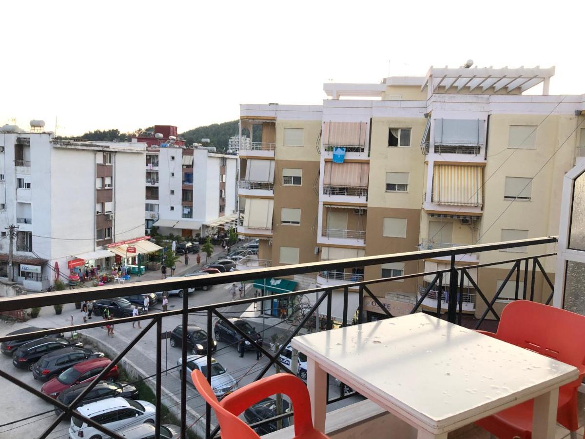 Center Hotel Pirro Химара Экстерьер фото