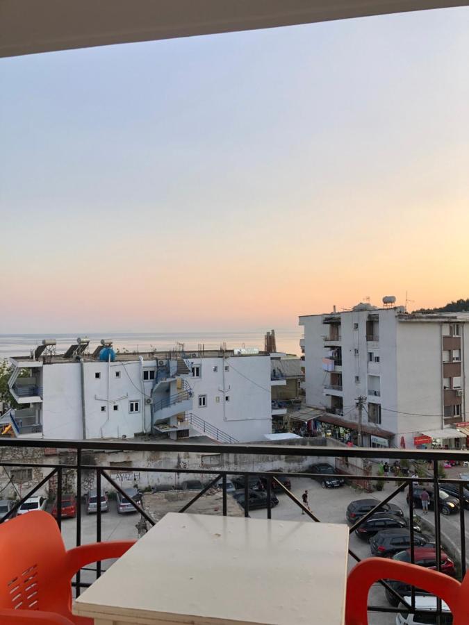 Center Hotel Pirro Химара Экстерьер фото